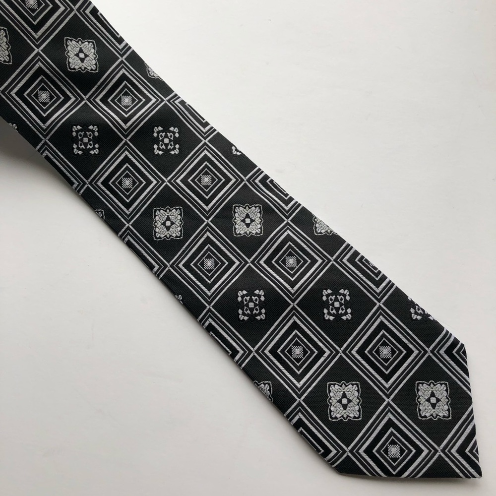 Piattelli Uomo Black and Silver 100% Silk Tile Tie - Picture 3 of 8